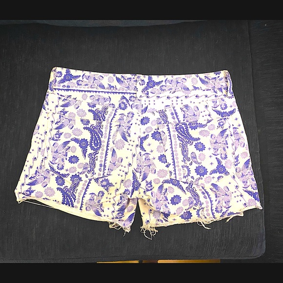 Rebecca Minkoff White & Blue Paisley Denim Shorts - Picture 2 of 5